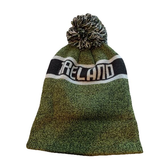 Ireland Pom Pom Beanie Lucky Green Heathered Clover Shamrock Hat Robin Ruth New - Picture 7 of 13